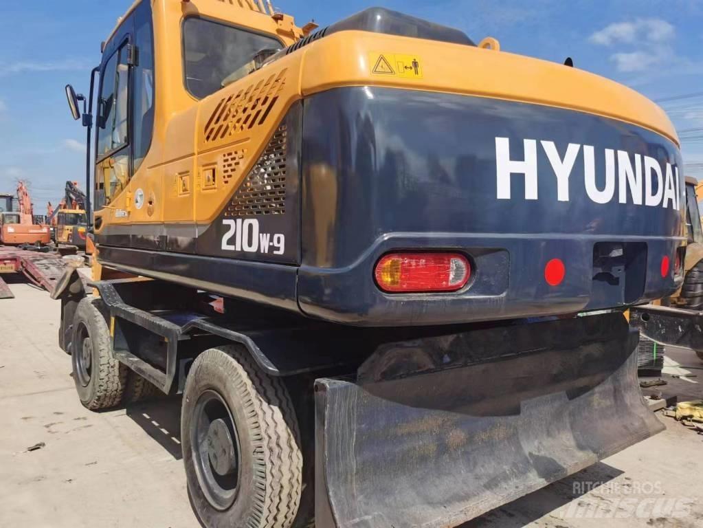 Hyundai R210W-9 Excavadoras de ruedas