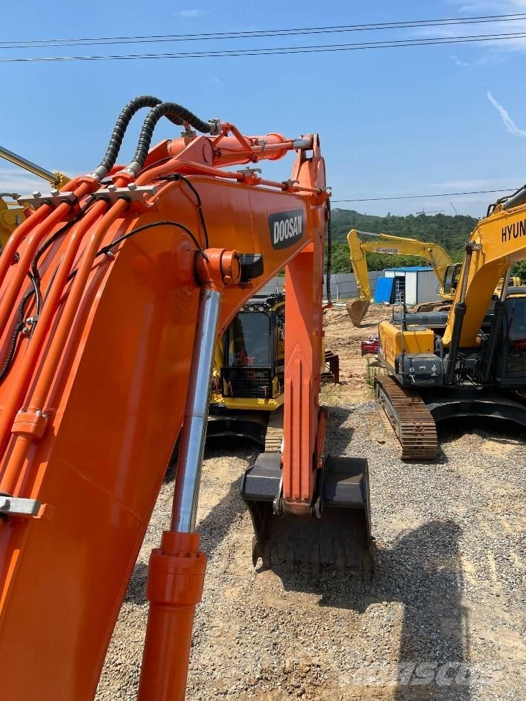 Doosan DX 260 Excavadoras sobre orugas