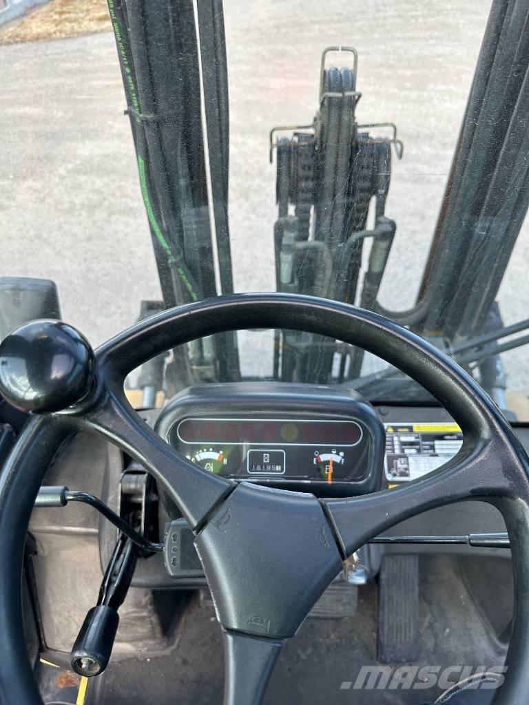 CAT DP 25 K Camiones diesel