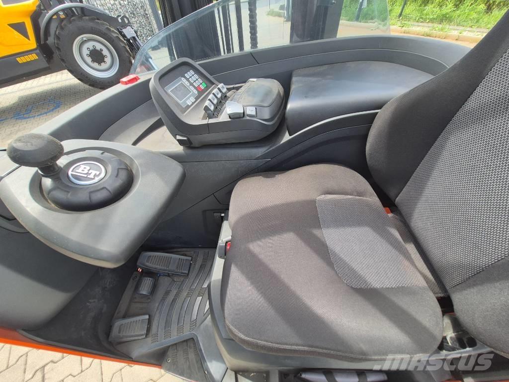 Toyota RRE 140 Montacargas de alcance de gran altura