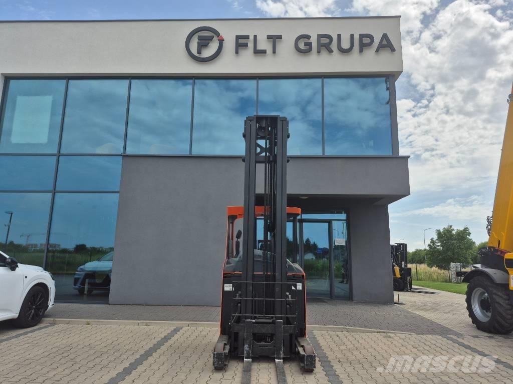 Toyota RRE 140 Montacargas de alcance de gran altura