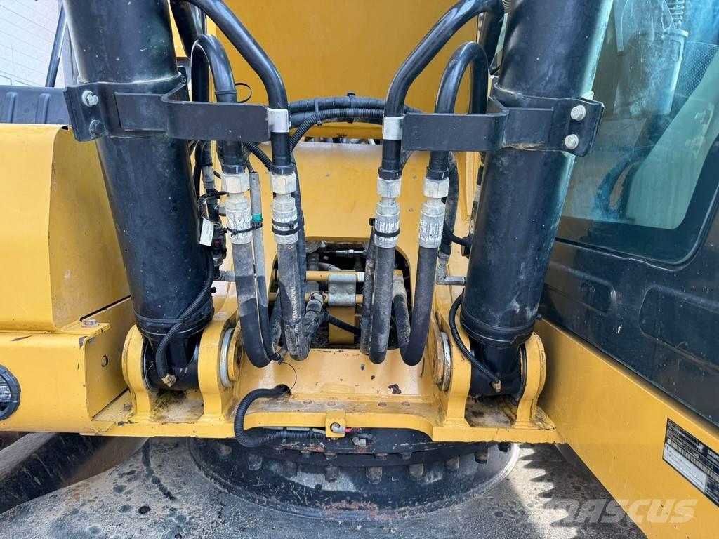 CAT 323 07A Excavadoras sobre orugas