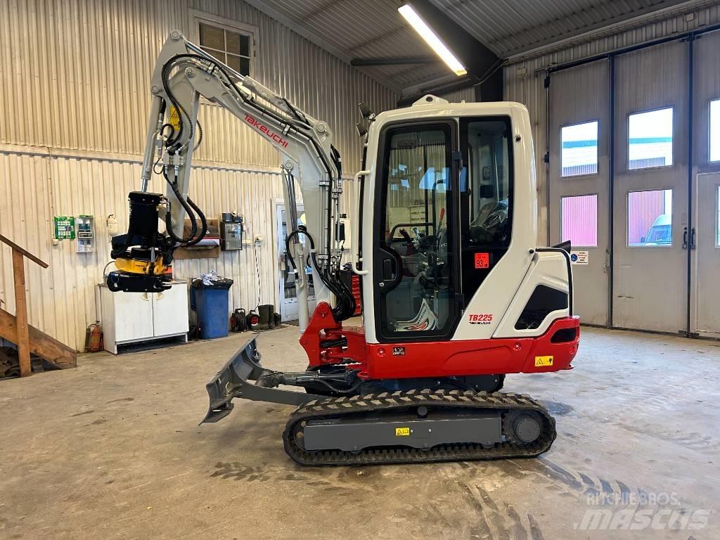 Takeuchi TB225 Miniexcavadoras