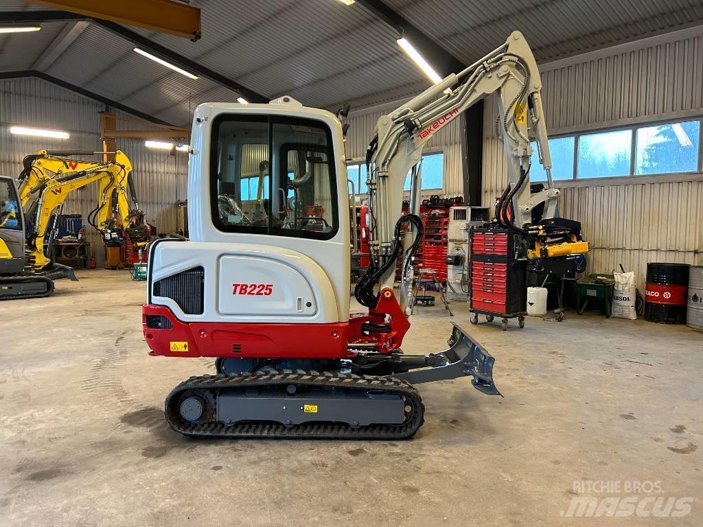 Takeuchi TB225 Miniexcavadoras