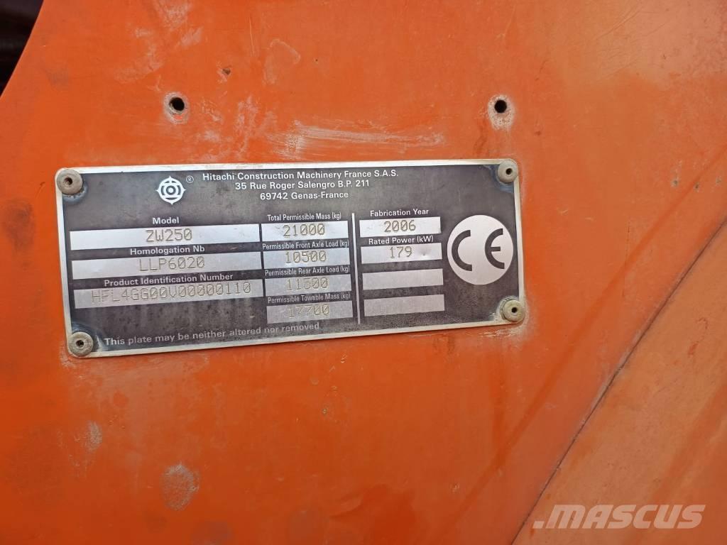 Hitachi ZW 250 Cargadoras sobre ruedas