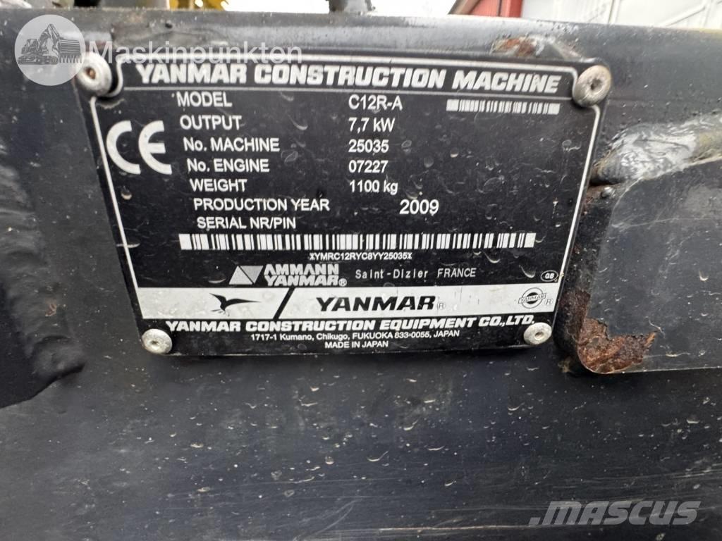 Yanmar C 12 R A Vehículos compactos de volteo