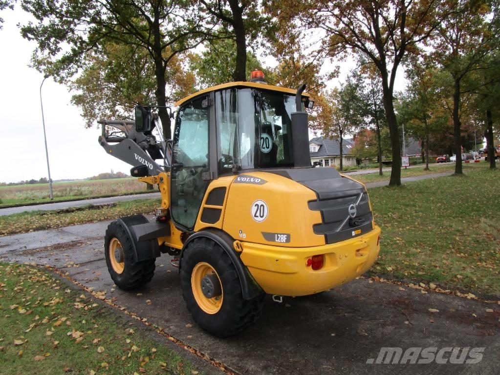 Volvo L 28 F Cargadoras sobre ruedas