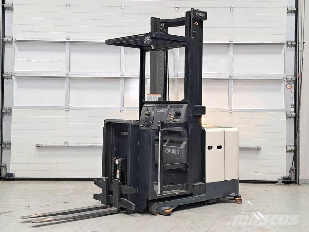Crown SP3512 Montacargas recogepedidos de baja altura