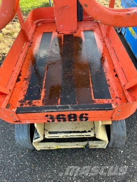 JLG 1230 ES Plataformas con jaula de elevación