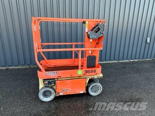 JLG 1230 ES Plataformas con jaula de elevación
