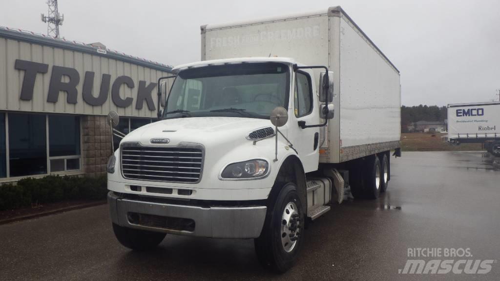 Freightliner M2106 Camiones con caja de remolque