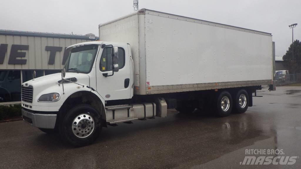 Freightliner M2106 Camiones con caja de remolque