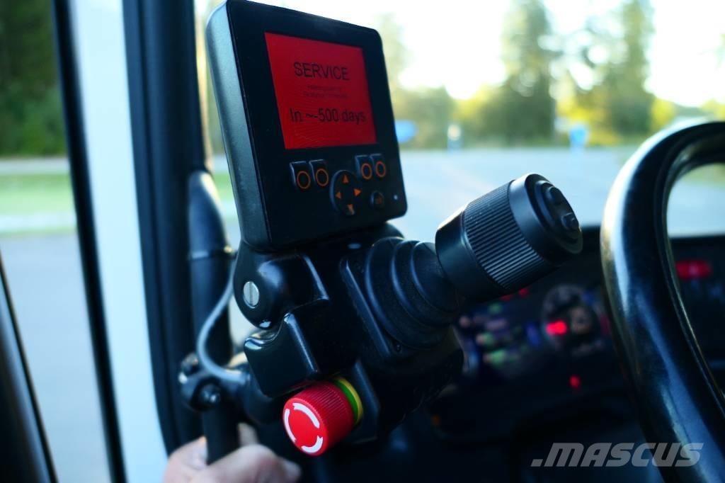 Scania R590B6x2nb Camiones elevadores de gancho