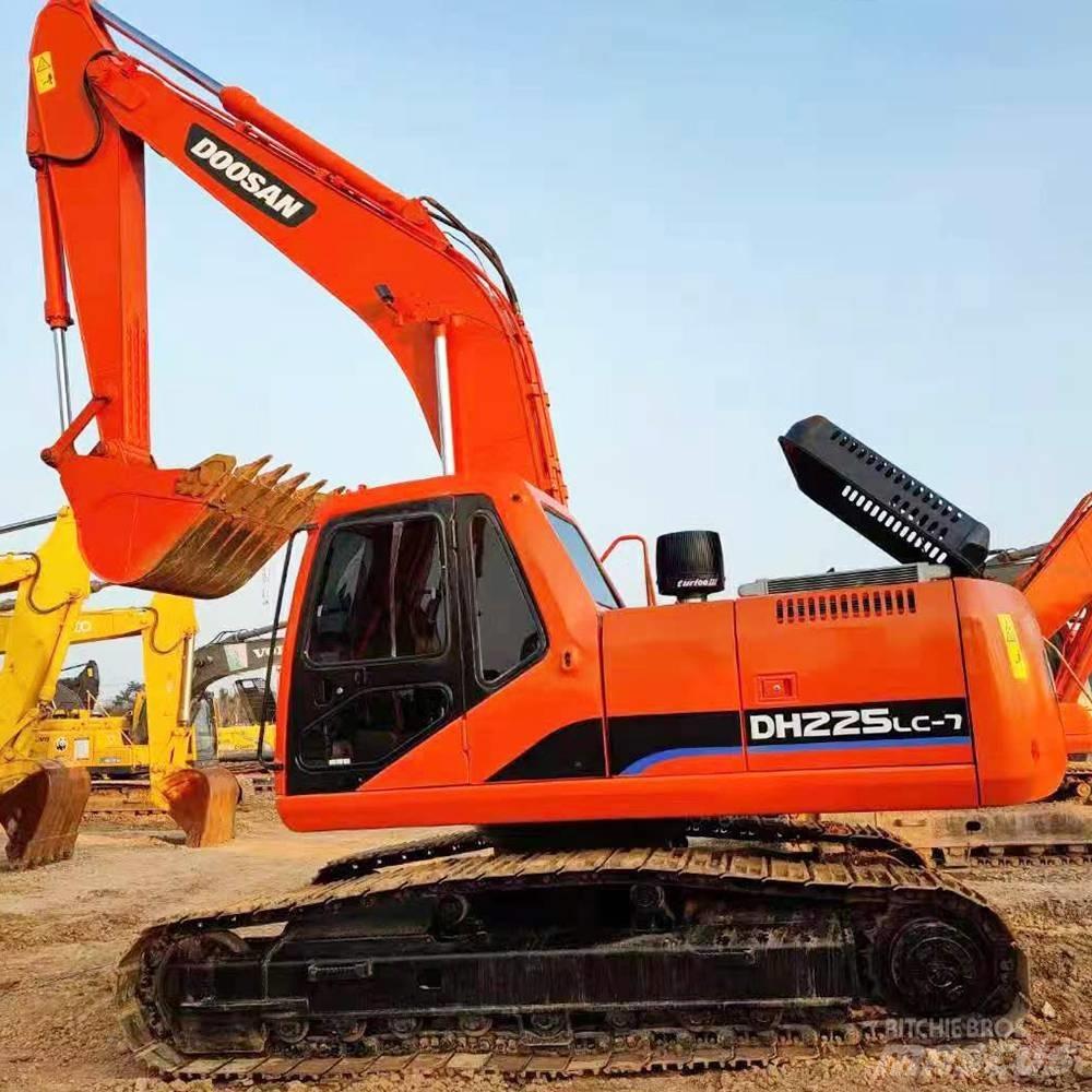 Doosan 225 Excavadoras sobre orugas