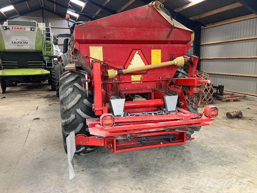 Bredal B 4 Esparcidoras de minerales