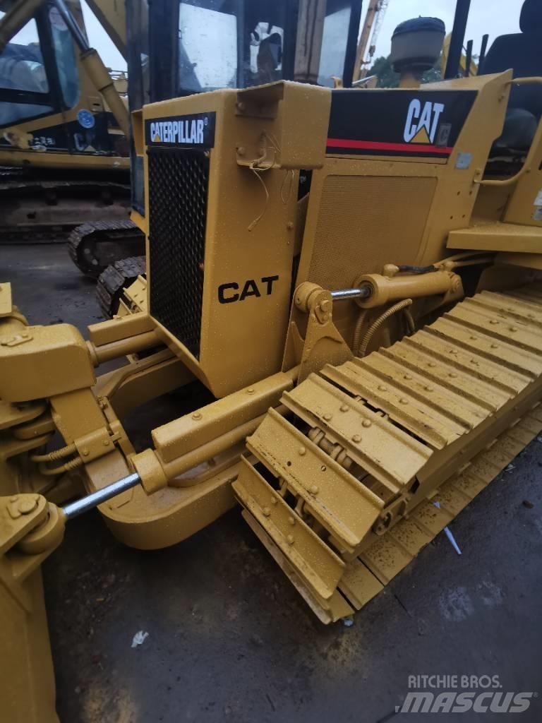 CAT D3C Buldozer sobre oruga