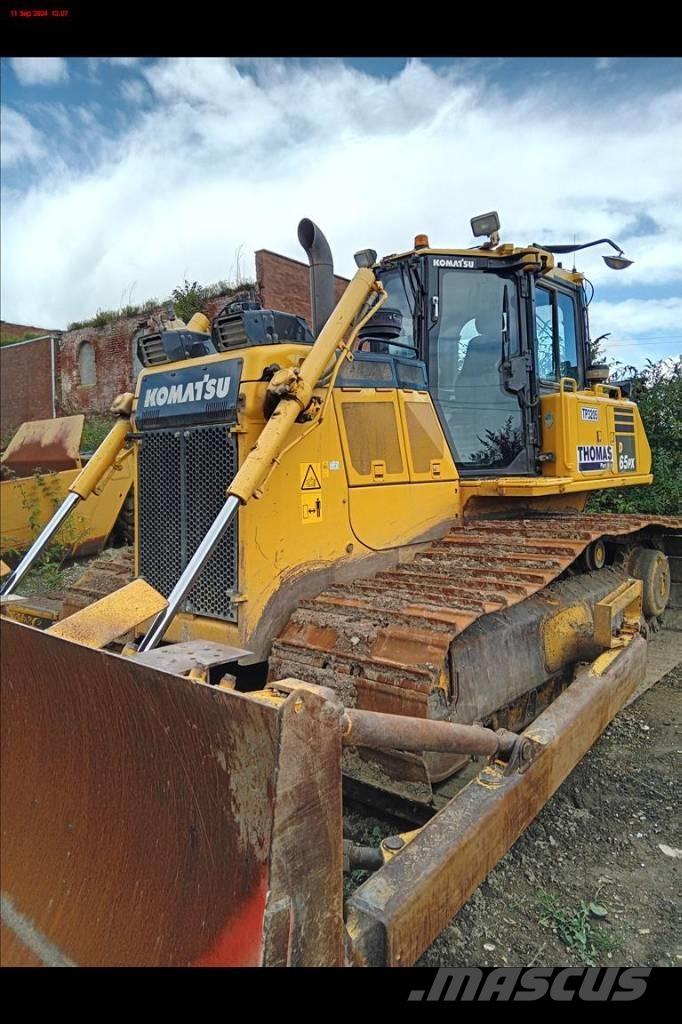 Komatsu D 65 PX-18 Buldozer sobre oruga