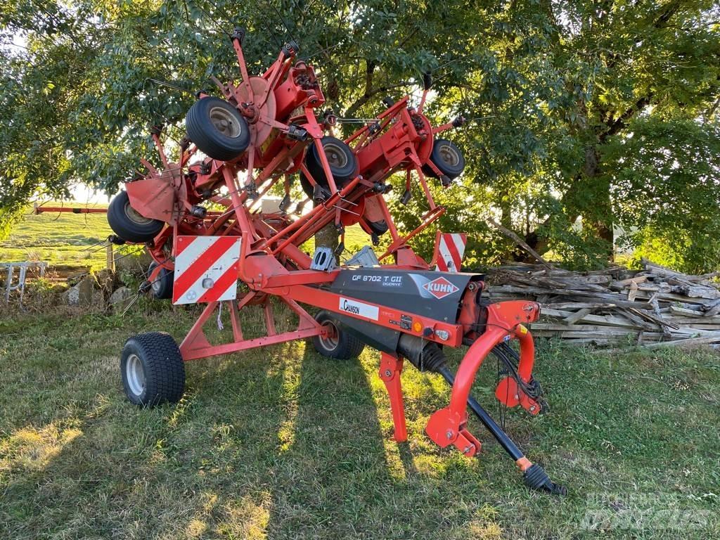 Kuhn GF8702T Rastrilladoras y rastrilladoras giratorias