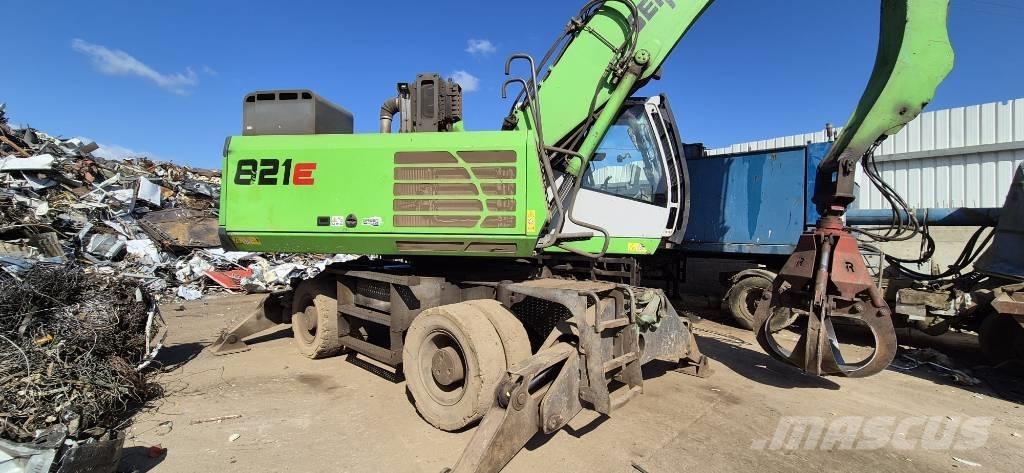 Sennebogen 821 E Manejadores de residuos industriales