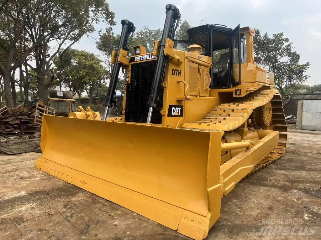 CAT D7H Buldozer sobre oruga