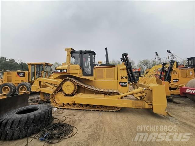 CAT D7H Buldozer sobre oruga