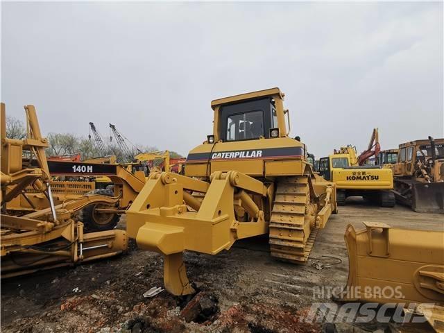 CAT D7H Buldozer sobre oruga