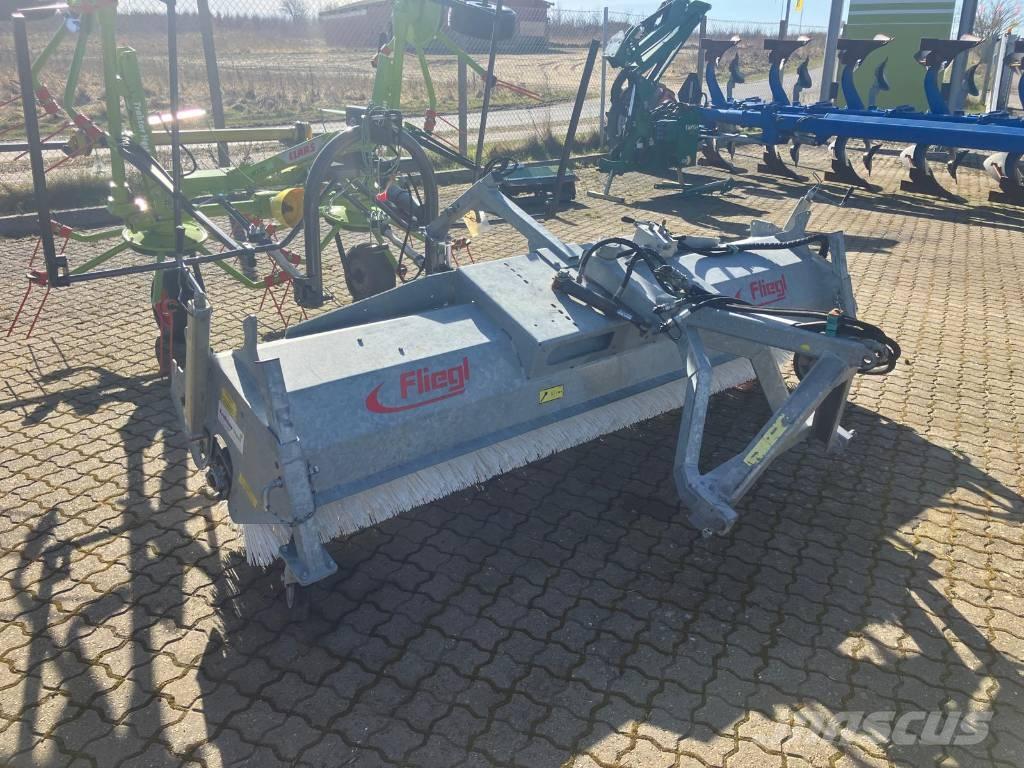 Fliegl Kost 2,8 m. Otros accesorios para tractores