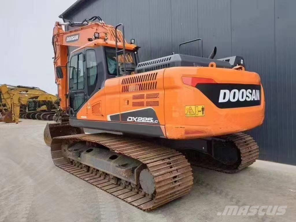 Doosan DX 225 LC Excavadoras sobre orugas