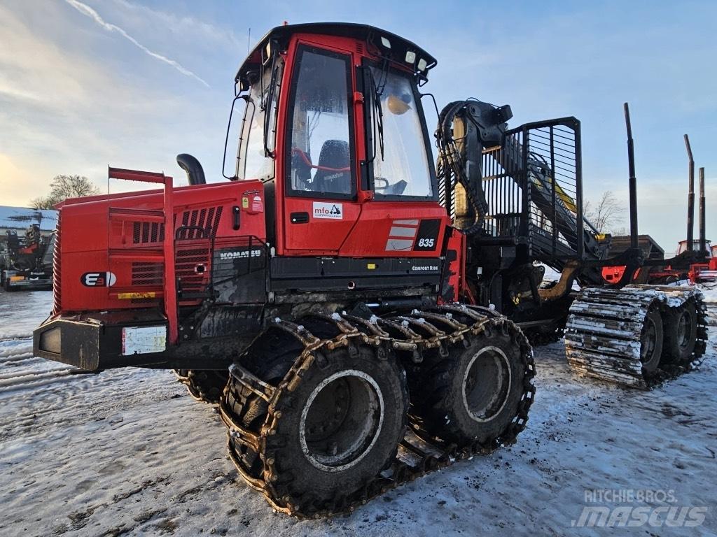 Komatsu 835 Transportadoras