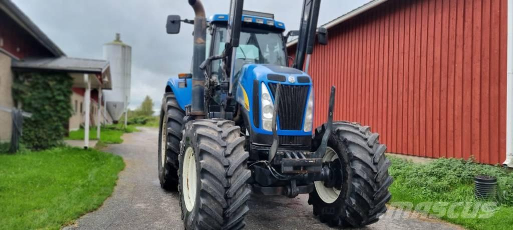 New Holland T 8040 Tractores