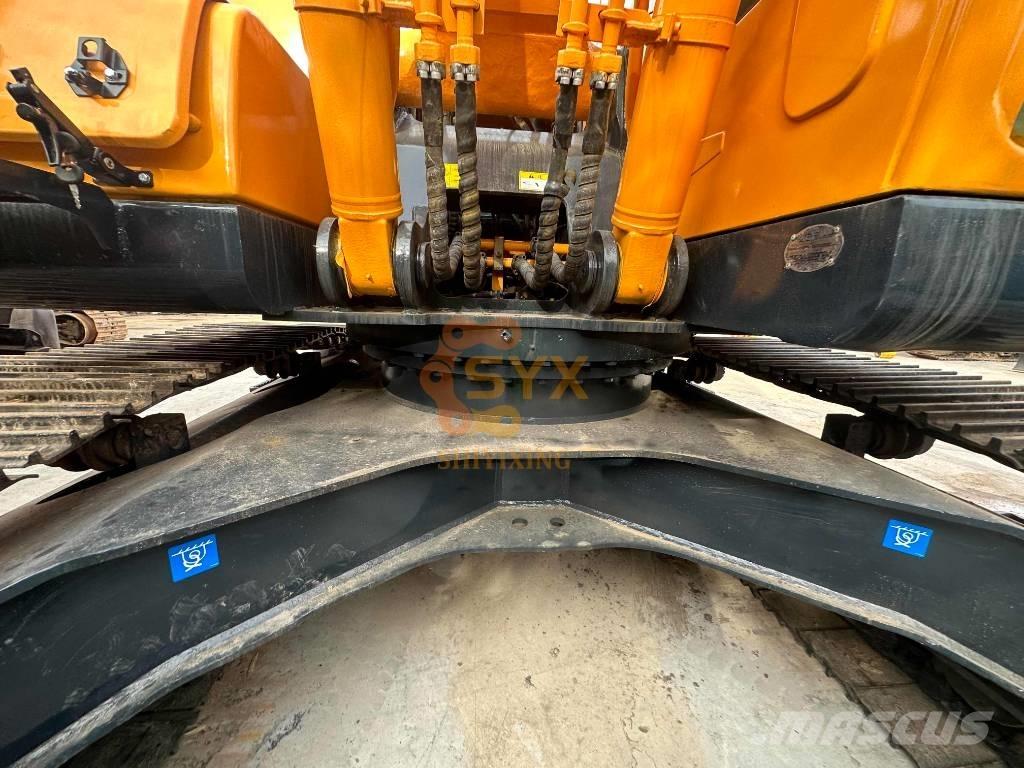 Hyundai 220LC-9S Excavadoras sobre orugas