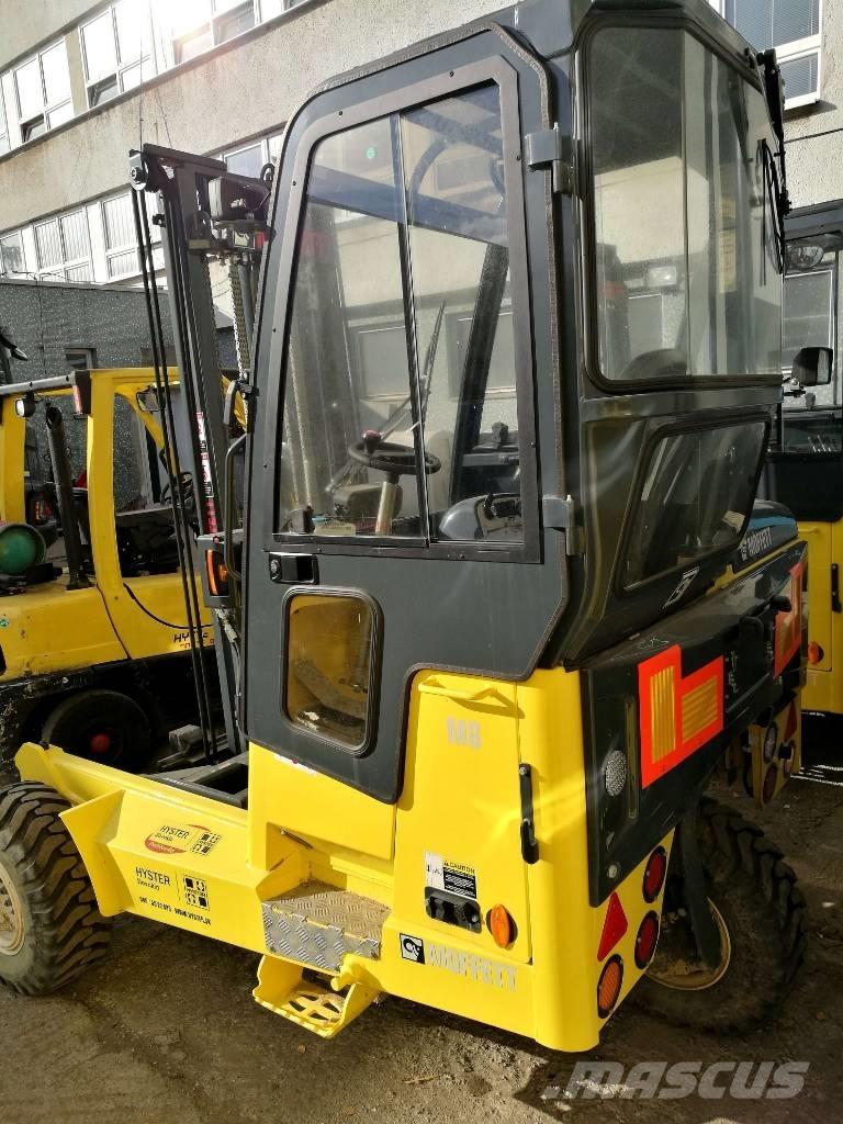 Moffett M8 35.3 Montacargas todo terreno