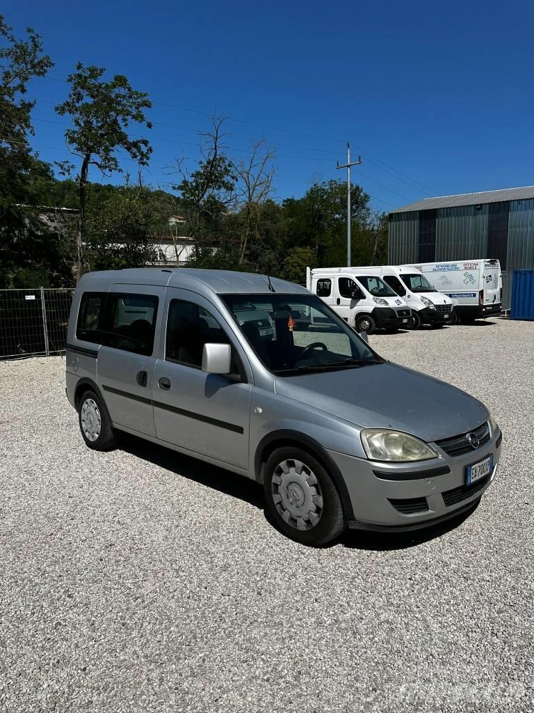 Opel Combo Carros