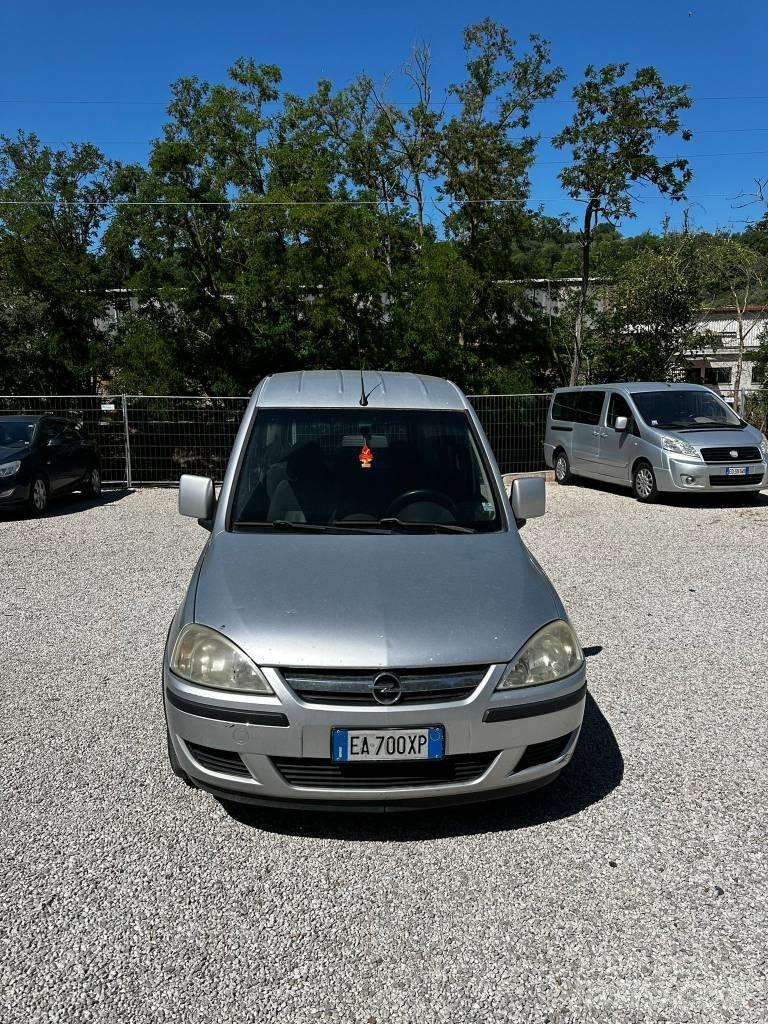 Opel Combo Carros