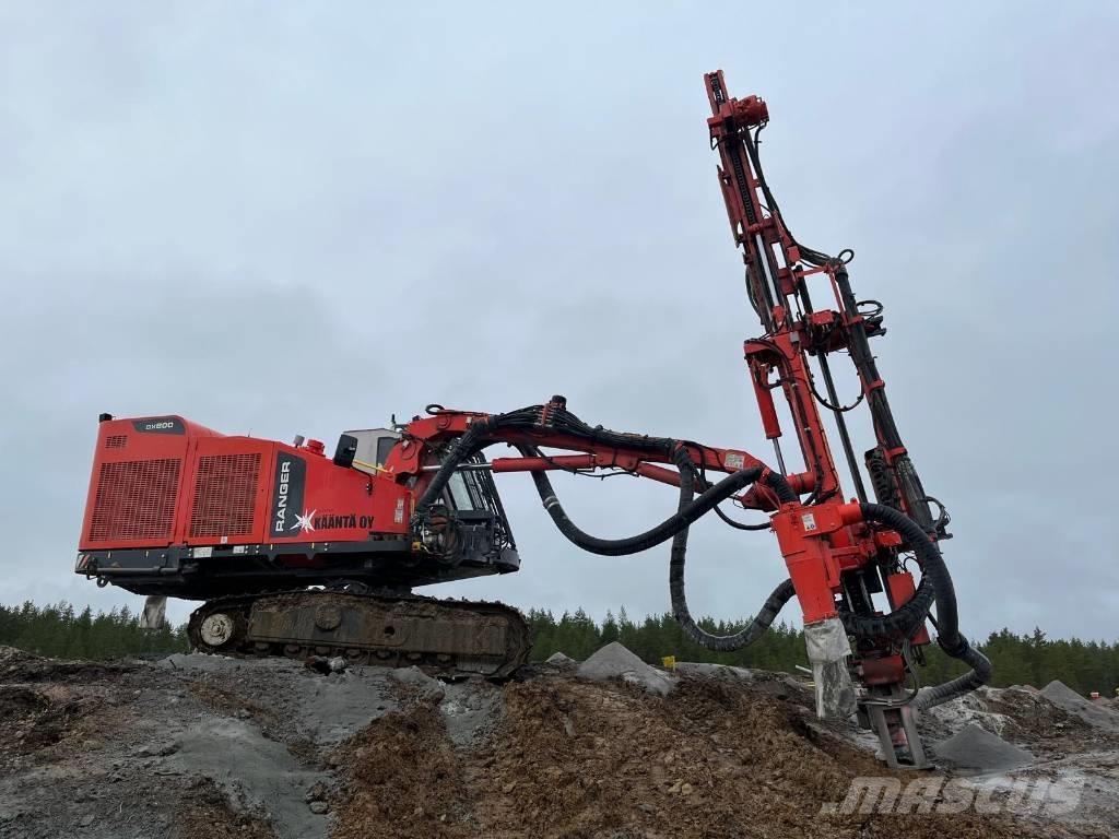 Sandvik DX800 Perforadora de superficie