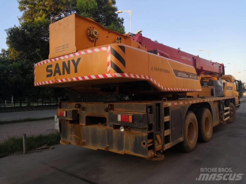 Sany STC 250 Grúas todo terreno