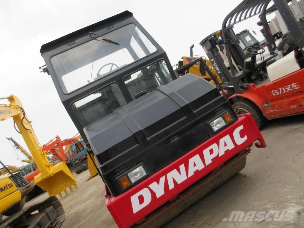 Dynapac CC 421 Rodillos de doble tambor