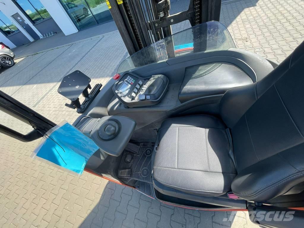 Toyota RRE140H Montacargas de alcance de gran altura