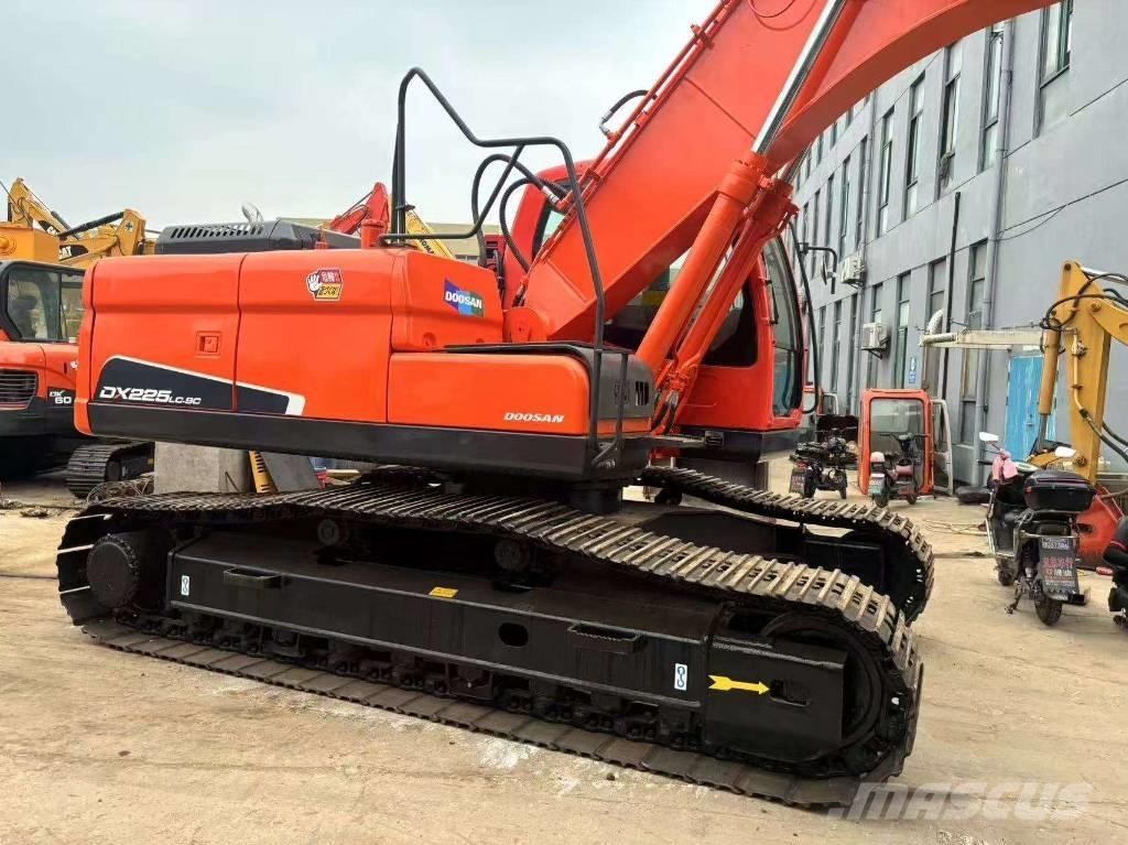 Doosan DX 225 LC Excavadoras sobre orugas
