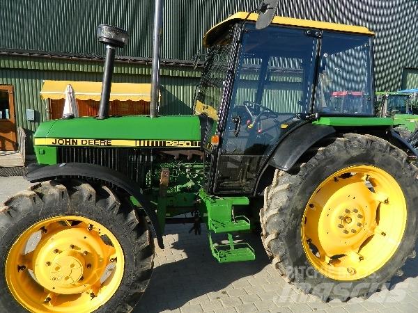 John Deere 2250 Tractores