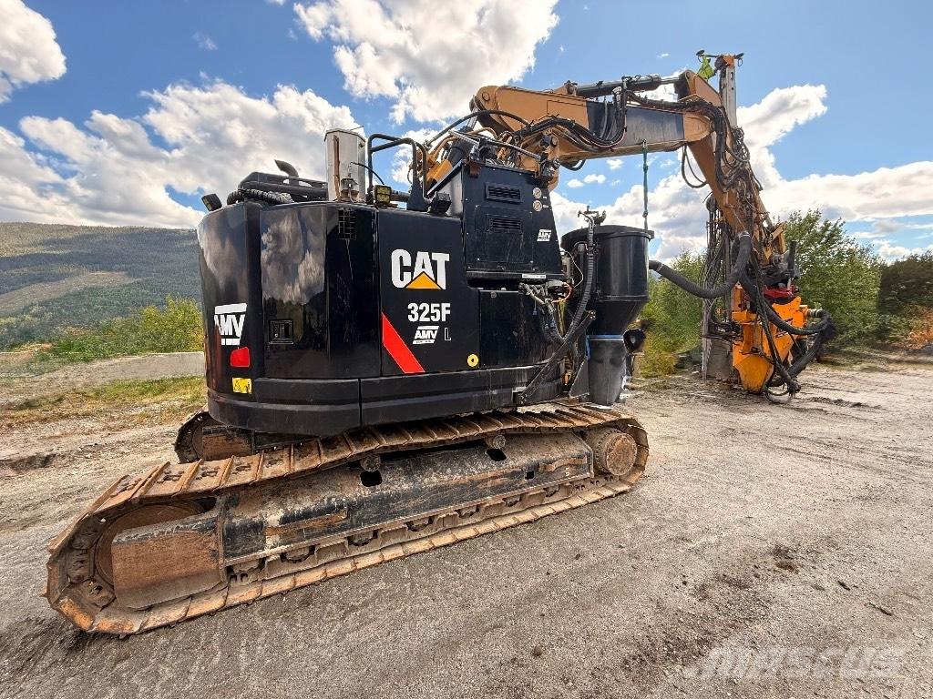 CAT 325 FL CR Excavadoras especiales