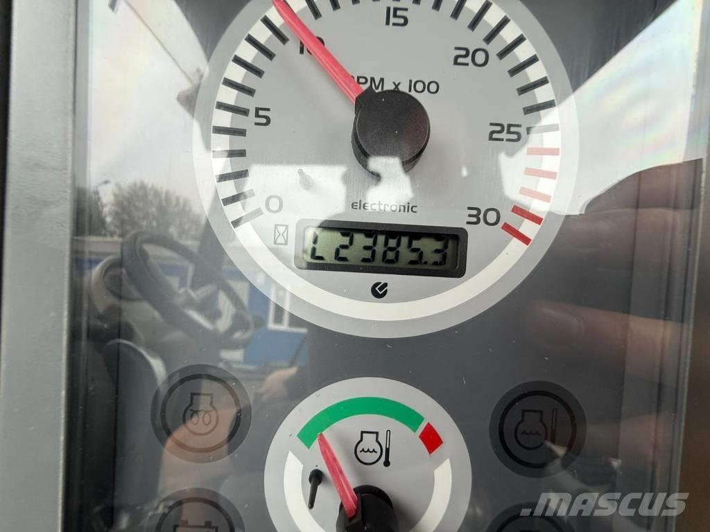 Komatsu WB 93 S-5 Retrocargadoras