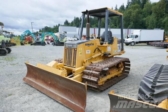 Komatsu D21P-8EO Buldozer sobre oruga