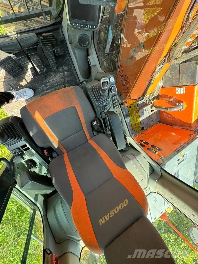 Doosan DX 140 LCR Excavadoras sobre orugas