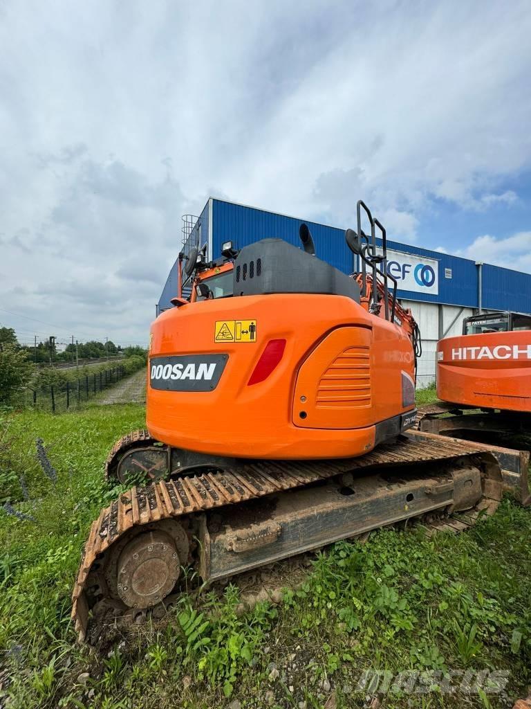 Doosan DX 140 LCR Excavadoras sobre orugas
