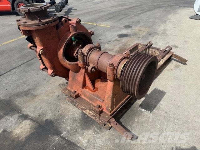 Warman dredge pump. Draga