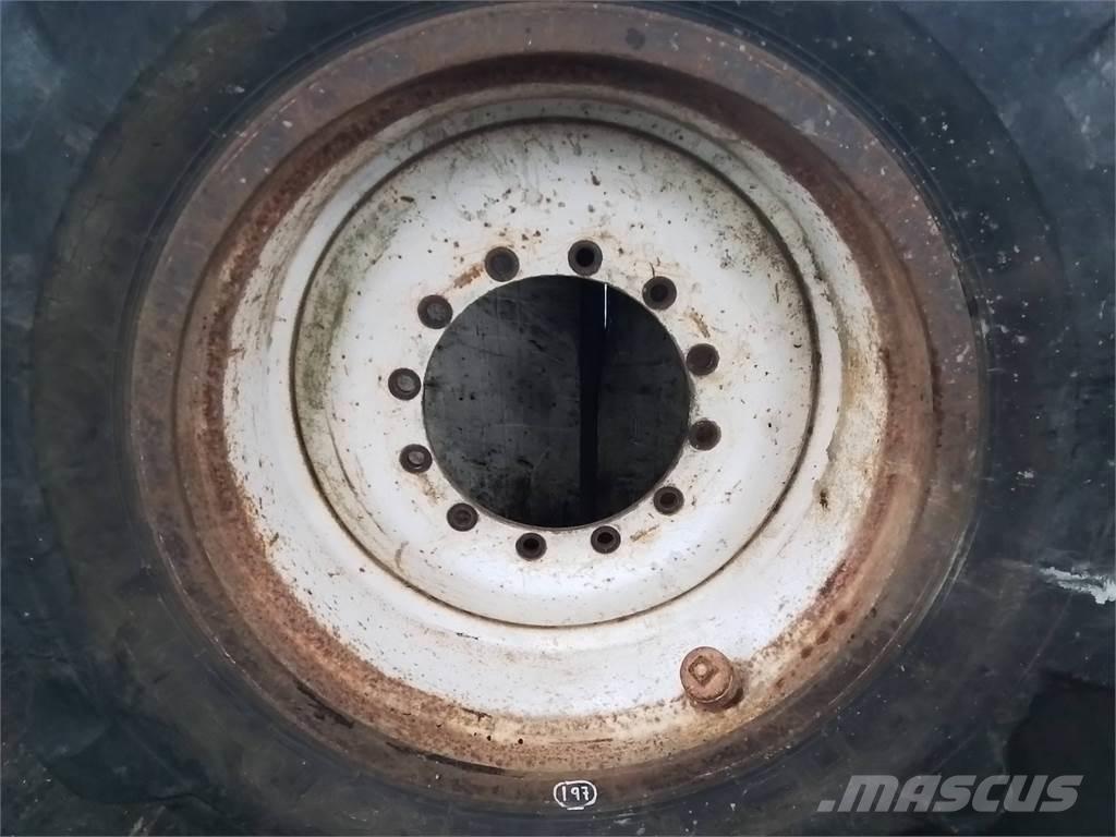 Valmet 836 20x34 Llantas