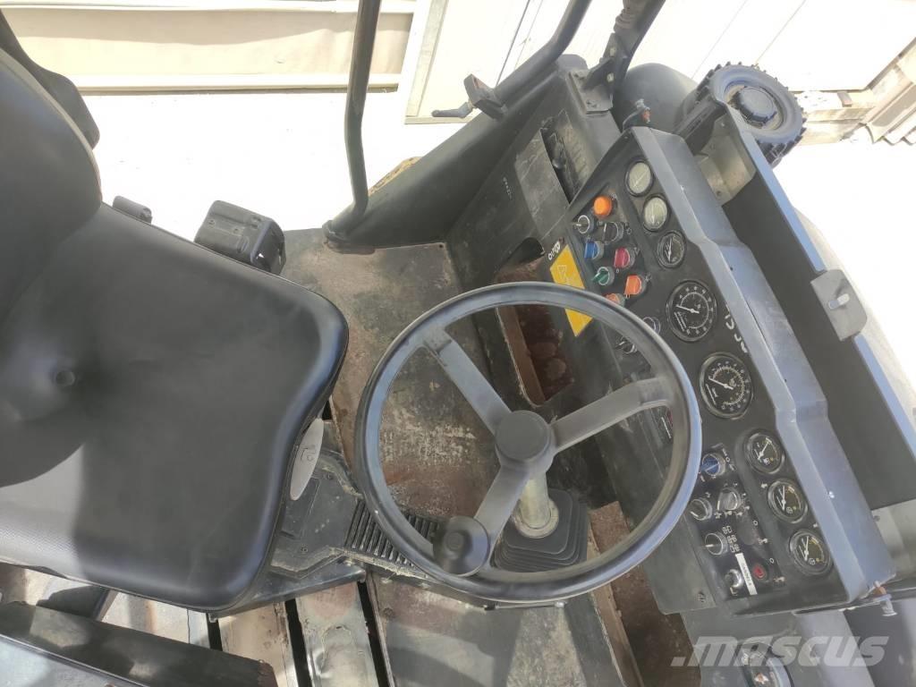 Dynapac CC 232 HF Rodillos de doble tambor