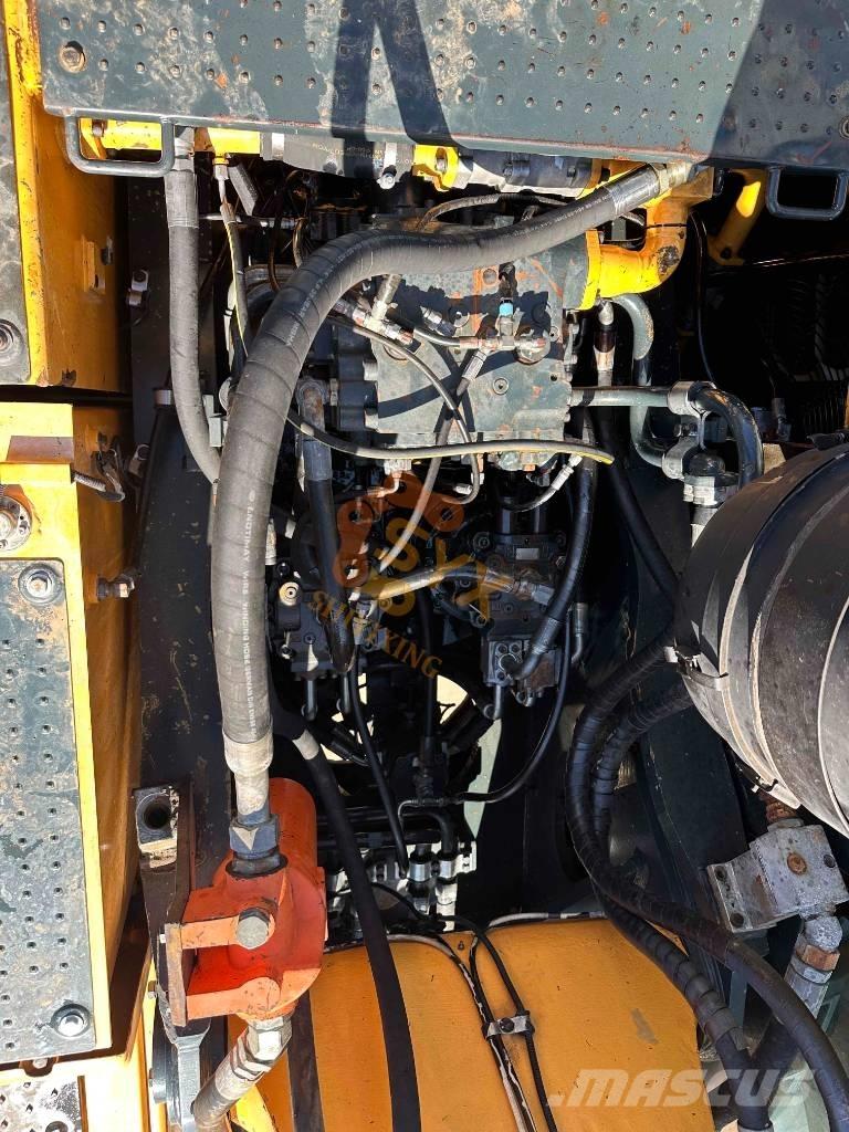 Hyundai Robex 520 VS Excavadoras sobre orugas