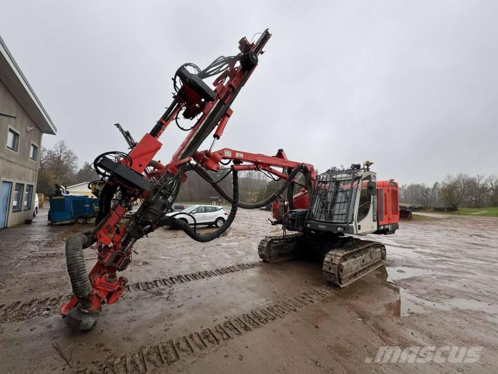 Sandvik DX800 Perforadora de superficie